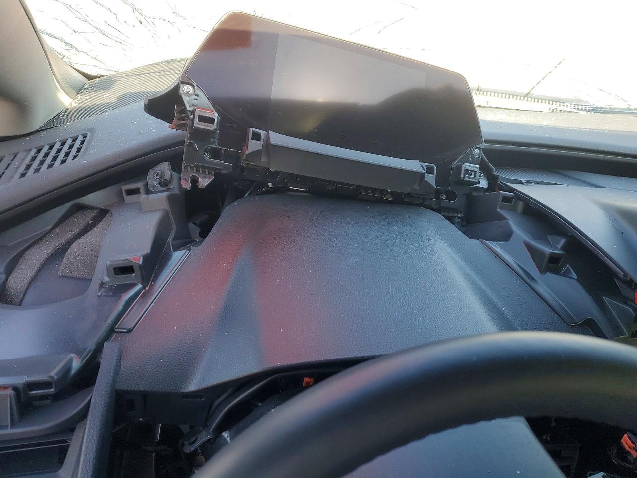 2024 TOYOTA PRIUS