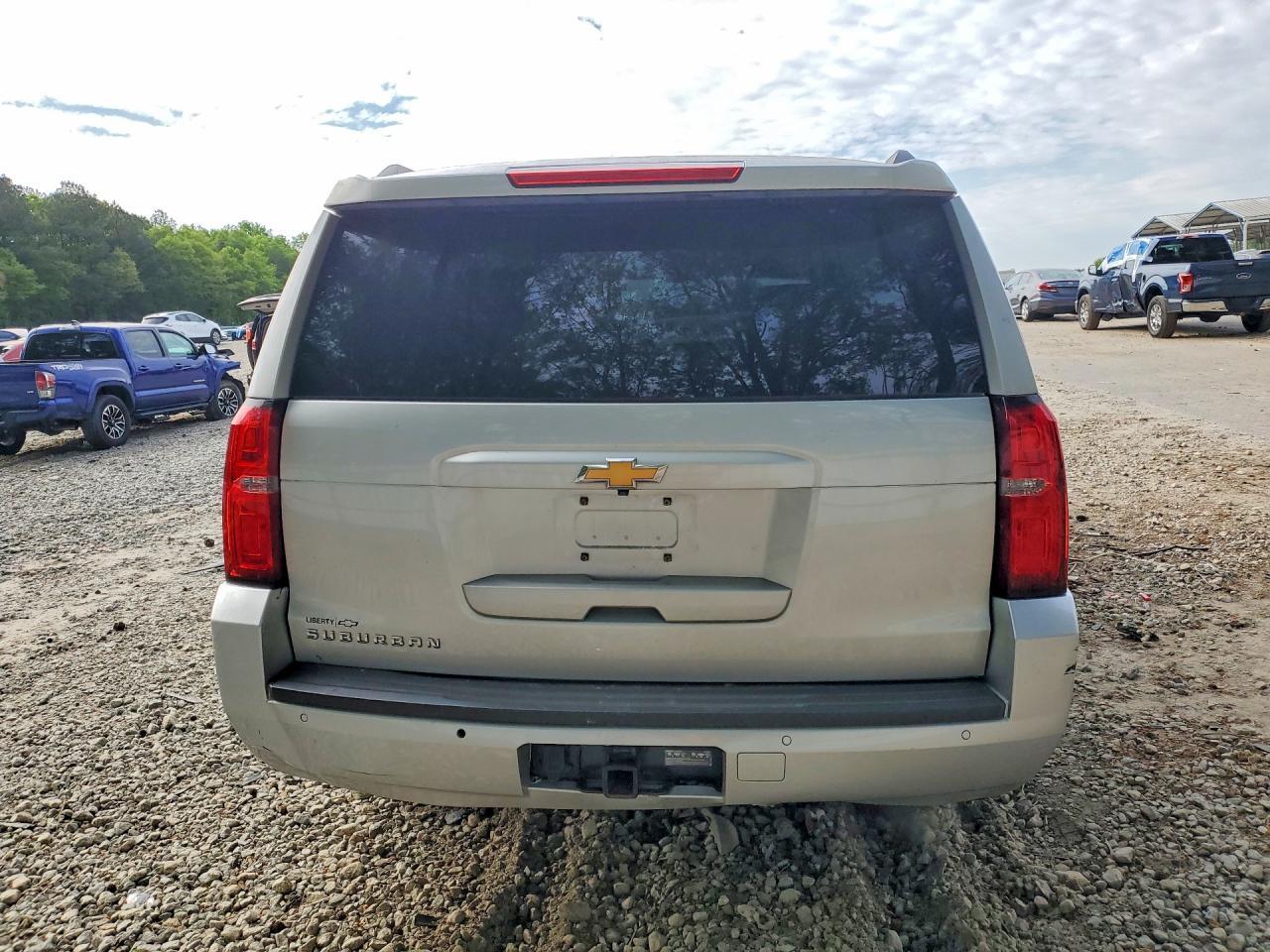 2017 CHEVROLET Suburban