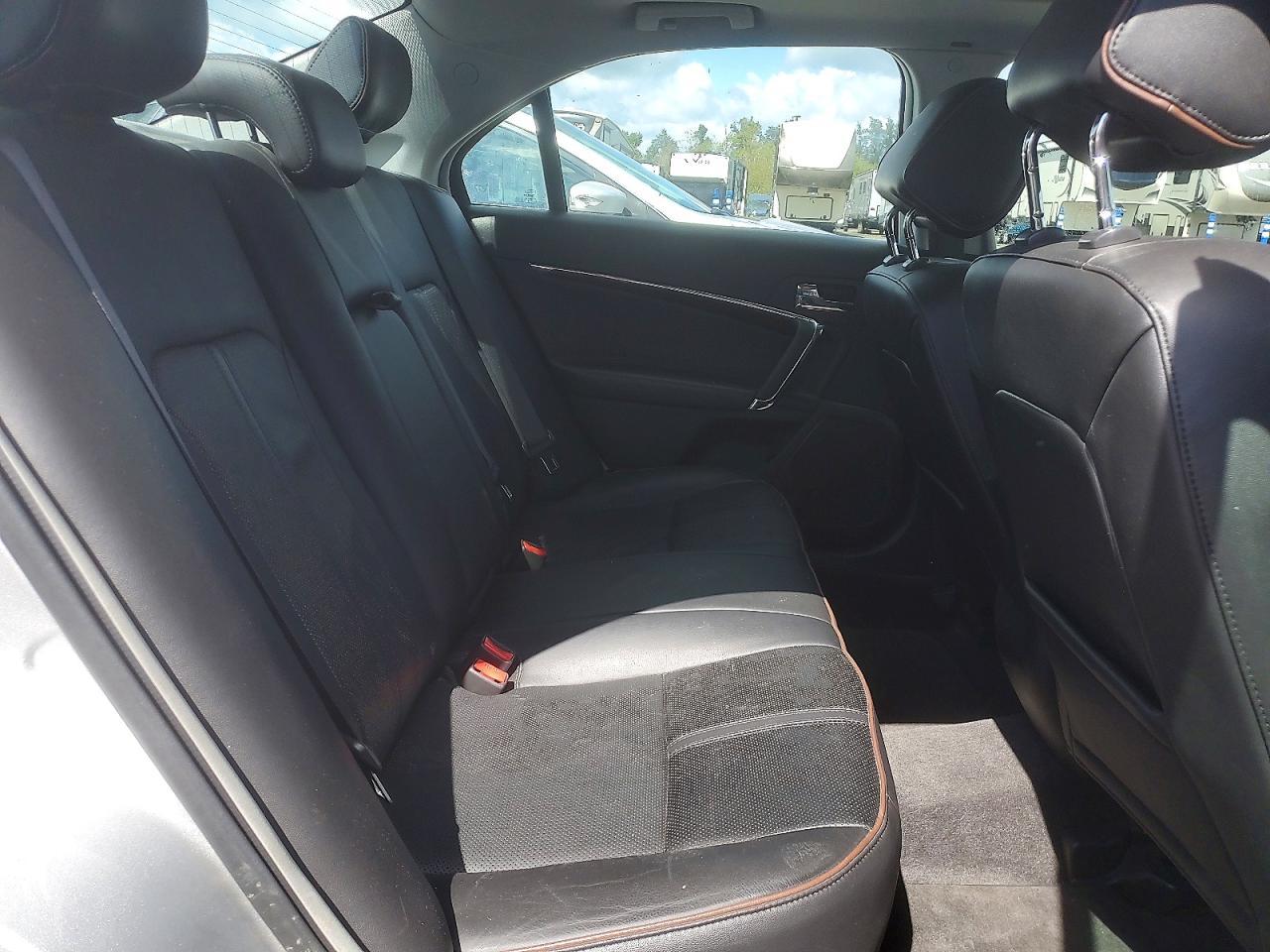 2011 LINCOLN MKZ