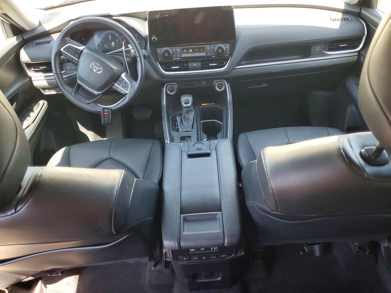 2024 TOYOTA HIGHLANDER