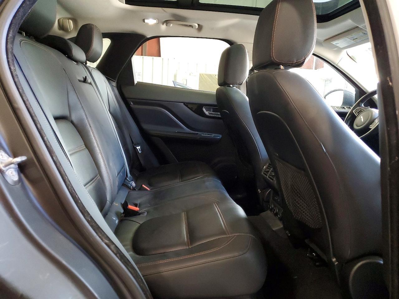 2017 JAGUAR F-Pace