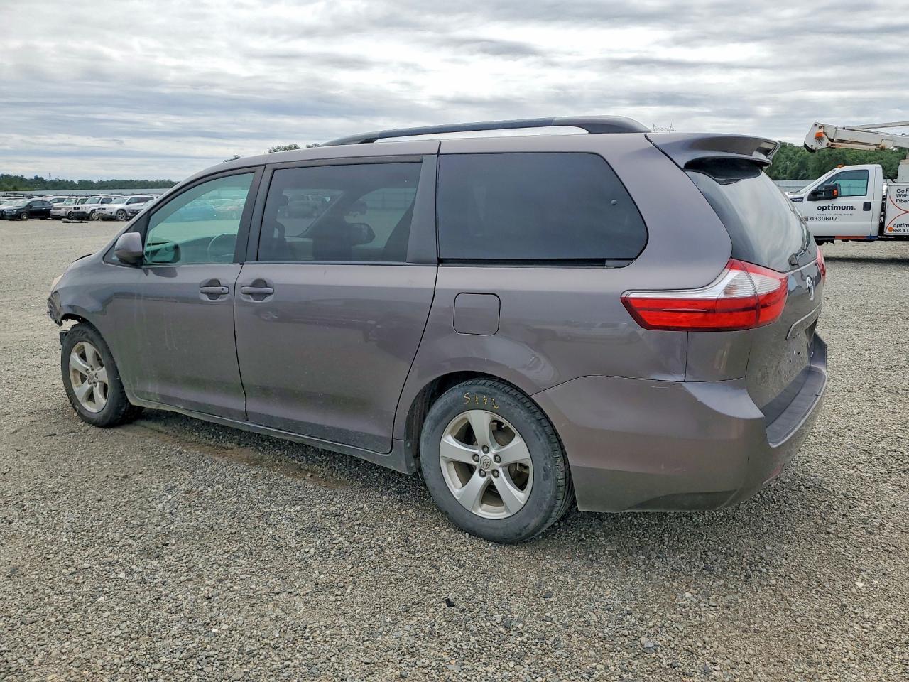 2016 TOYOTA SIENNA