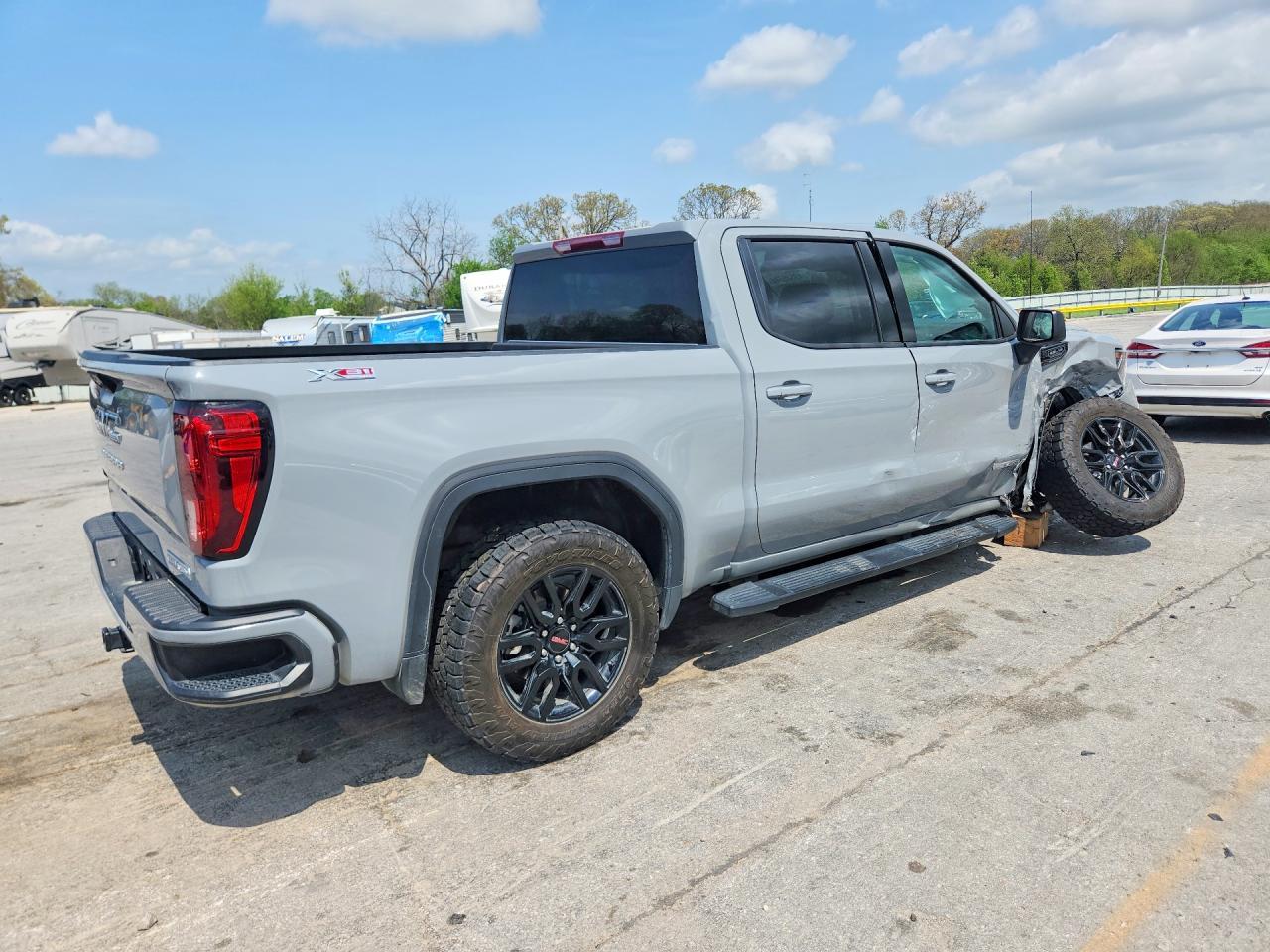 2024 GMC Sierra