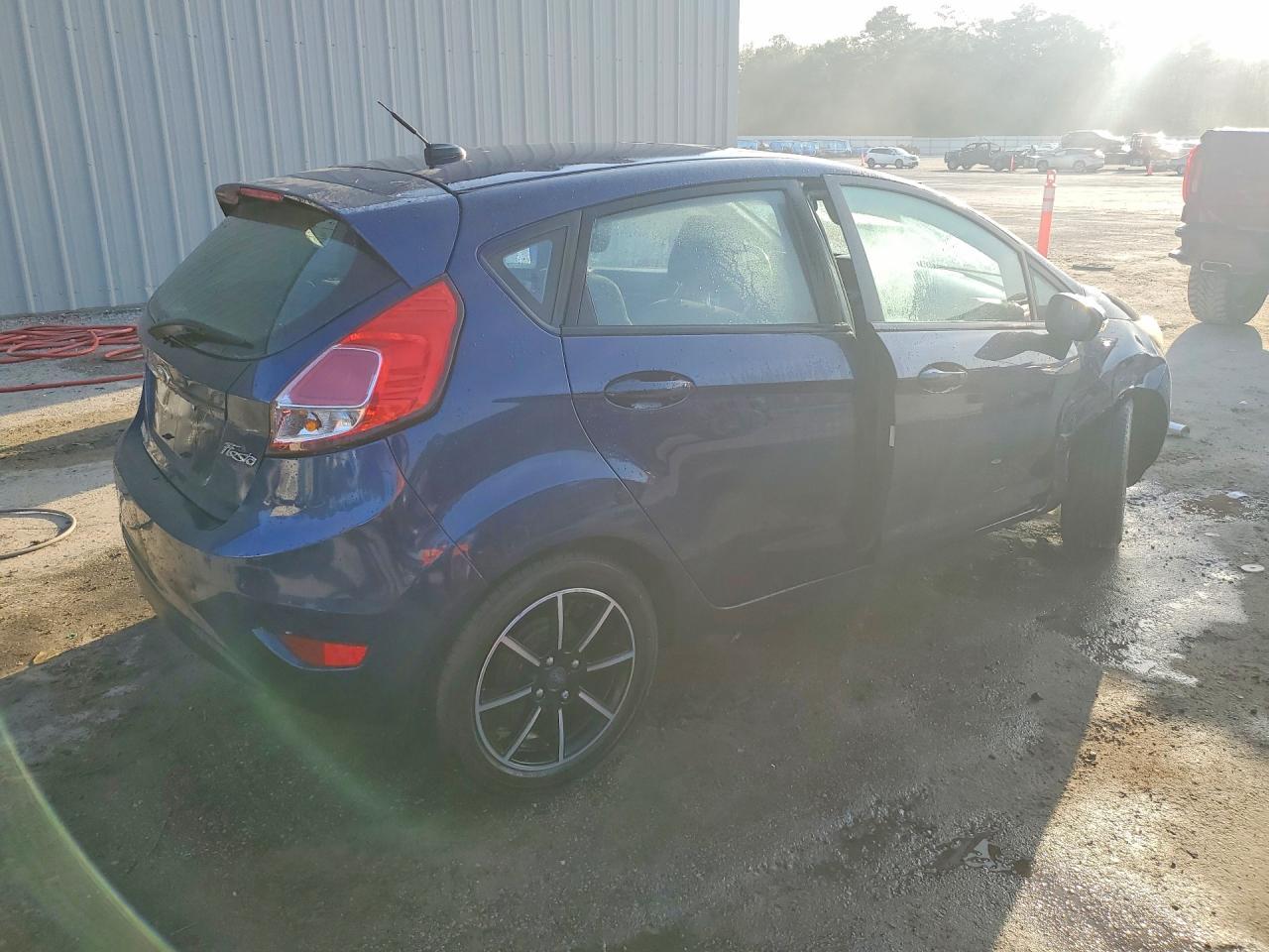 2016 FORD Fiesta