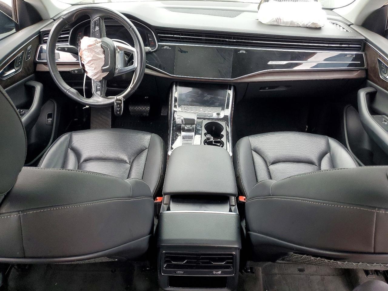 2020 AUDI Q8