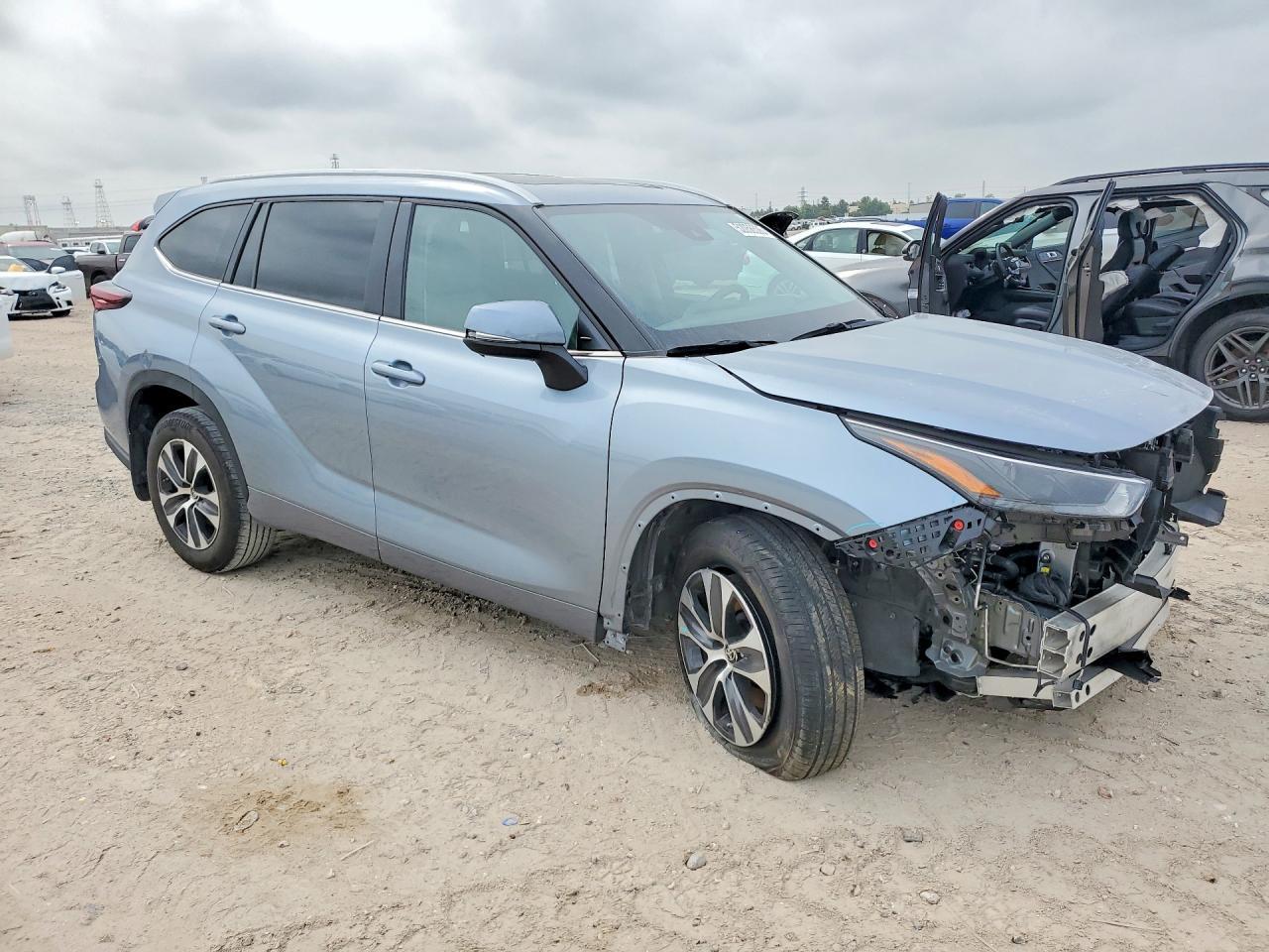 2024 TOYOTA HIGHLANDER