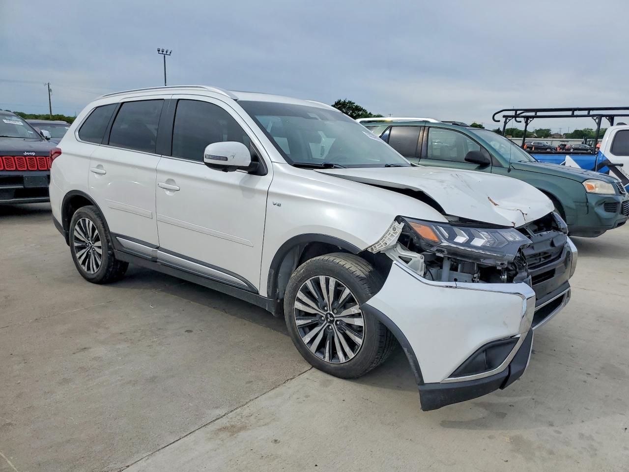 2020 MITSUBISHI outlander