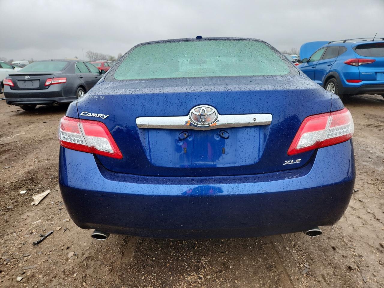 2011 TOYOTA CAMRY