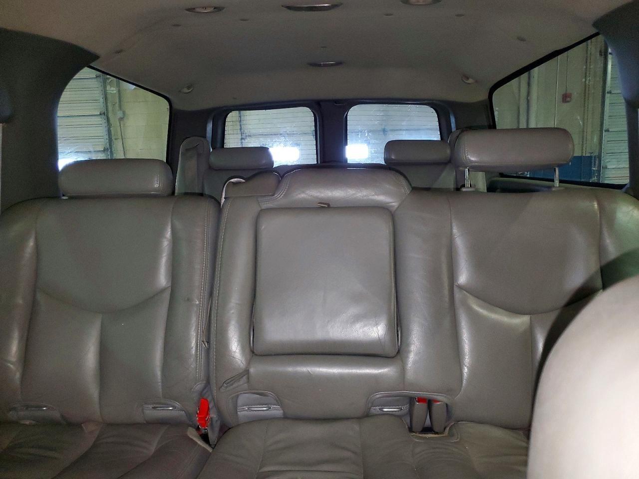 2004 CHEVROLET Suburban