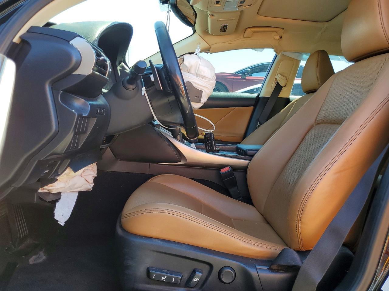 2016 LEXUS IS 200t