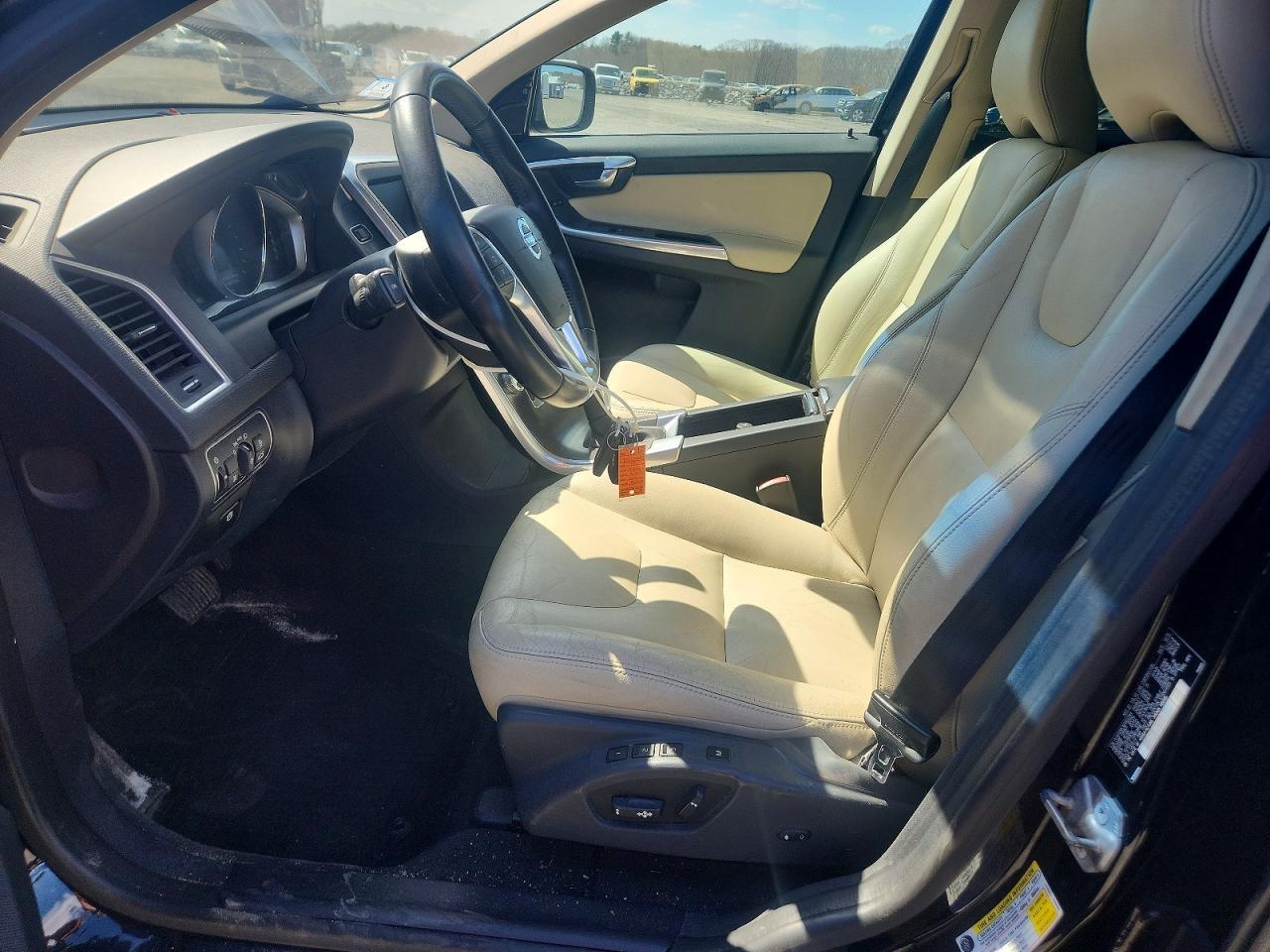 2016 VOLVO XC60