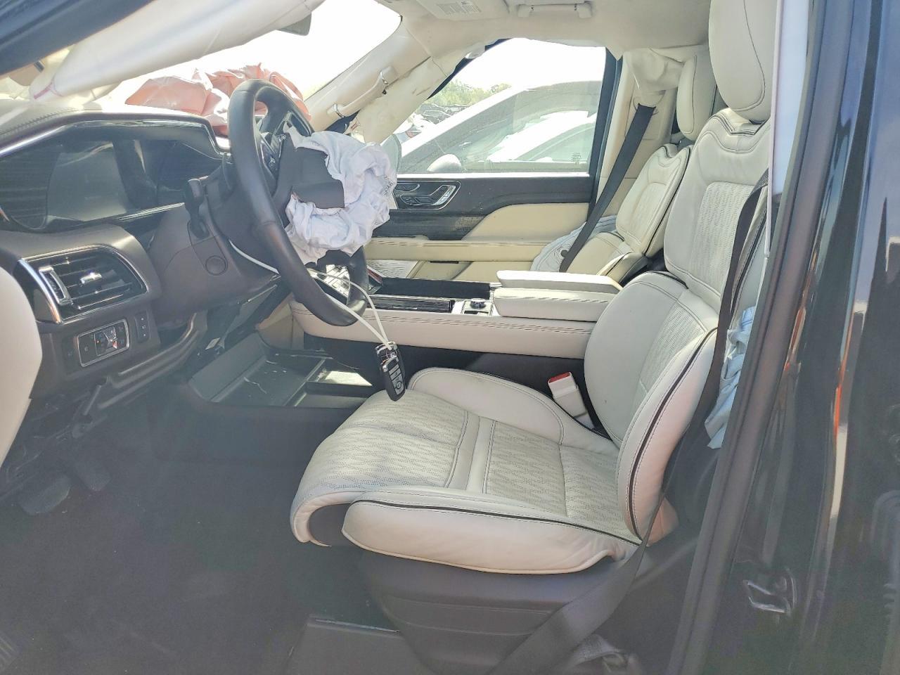 2024 LINCOLN Navigator