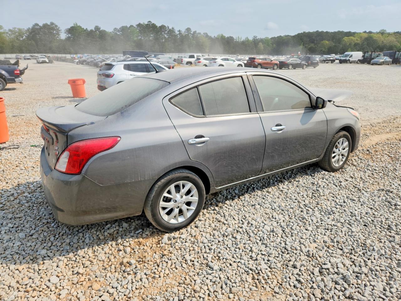2018 NISSAN VERSA