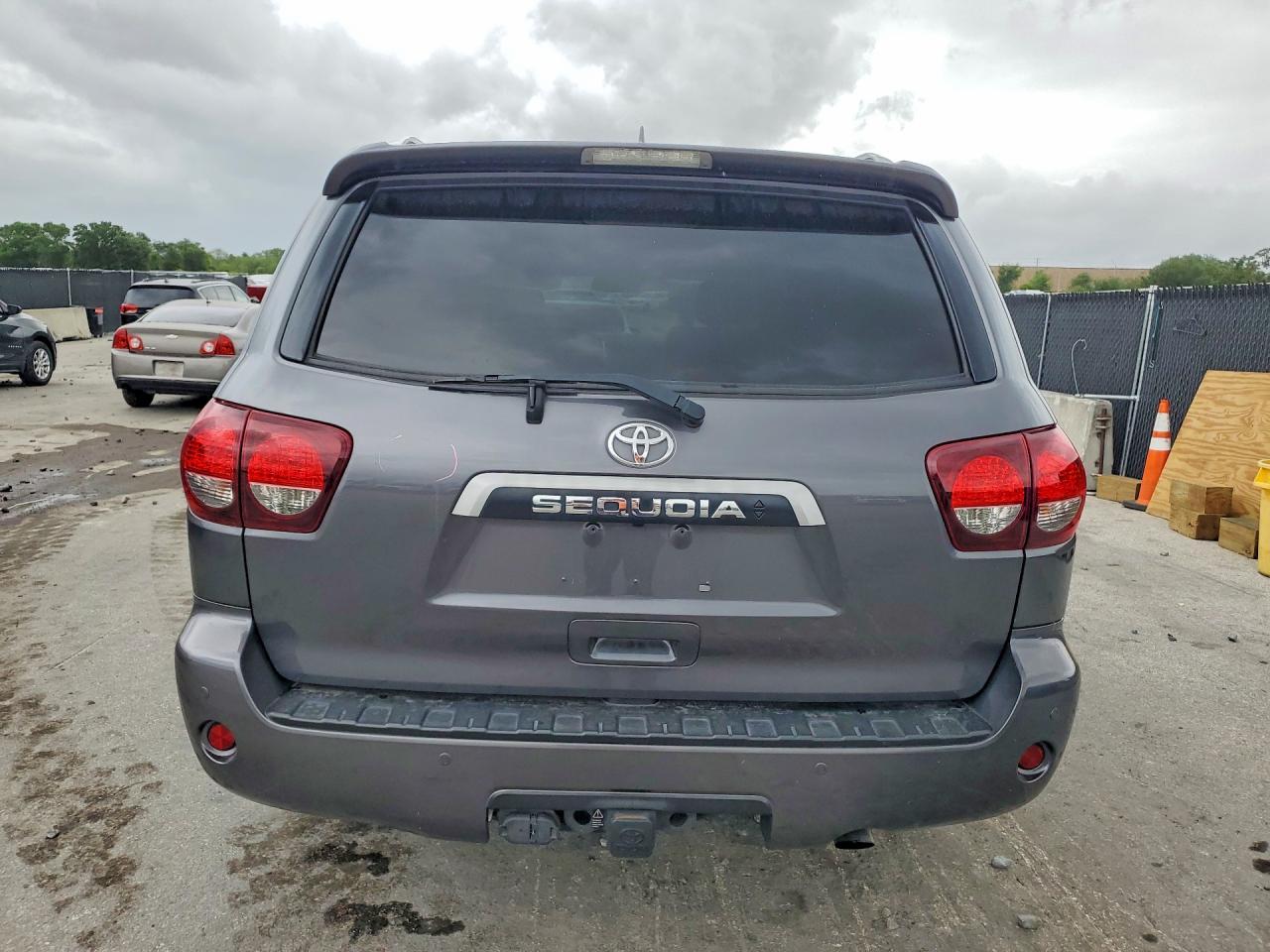 2021 TOYOTA Sequoia