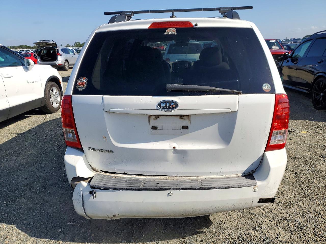 2011 KIA SEDONA