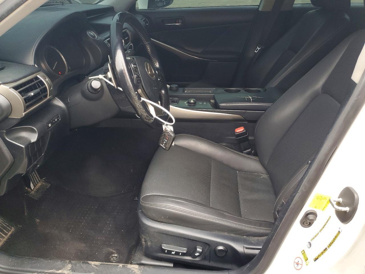 2016 LEXUS IS 300