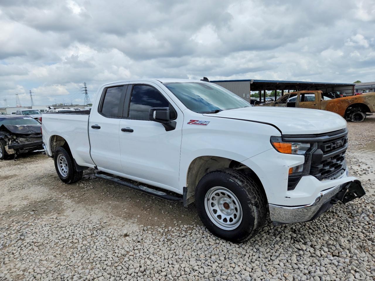 2023 CHEVROLET Silverado
