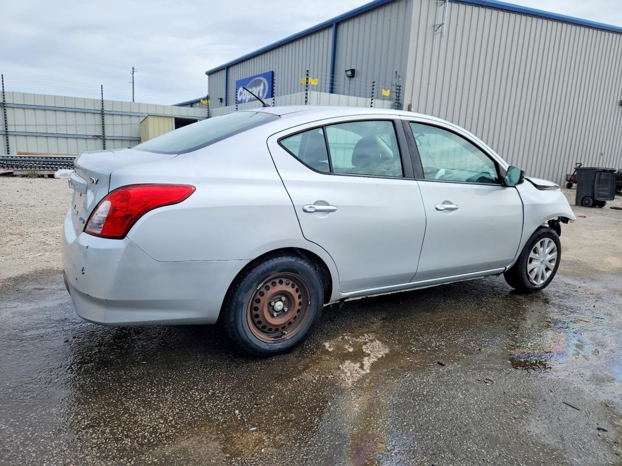 2018 NISSAN VERSA