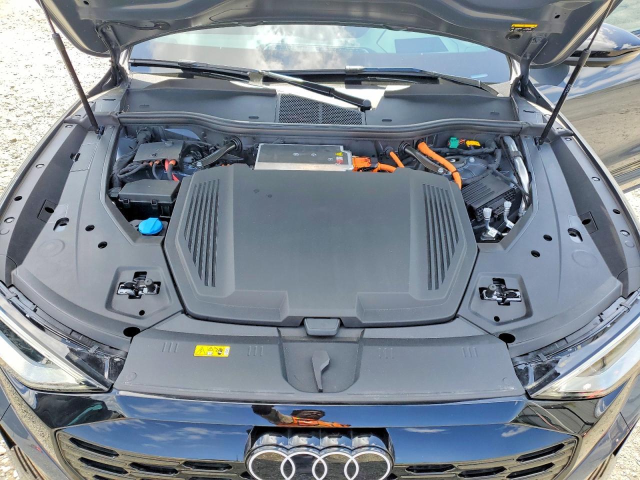 2024 AUDI SQ8