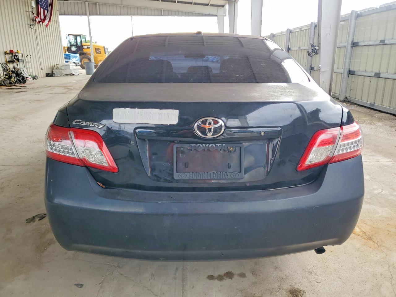 2011 TOYOTA CAMRY