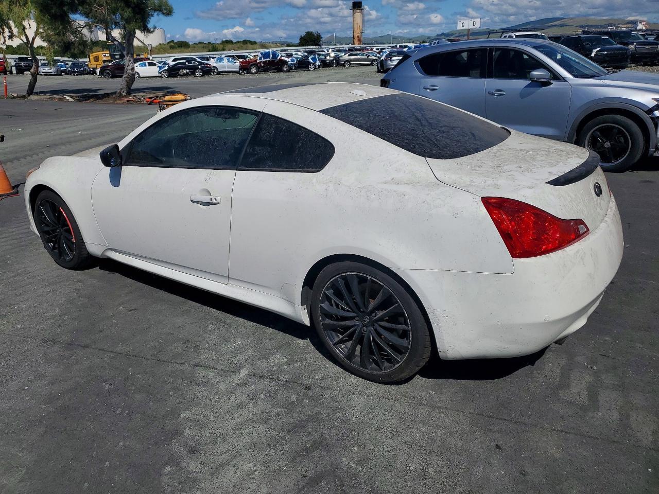 2012 INFINITI G37