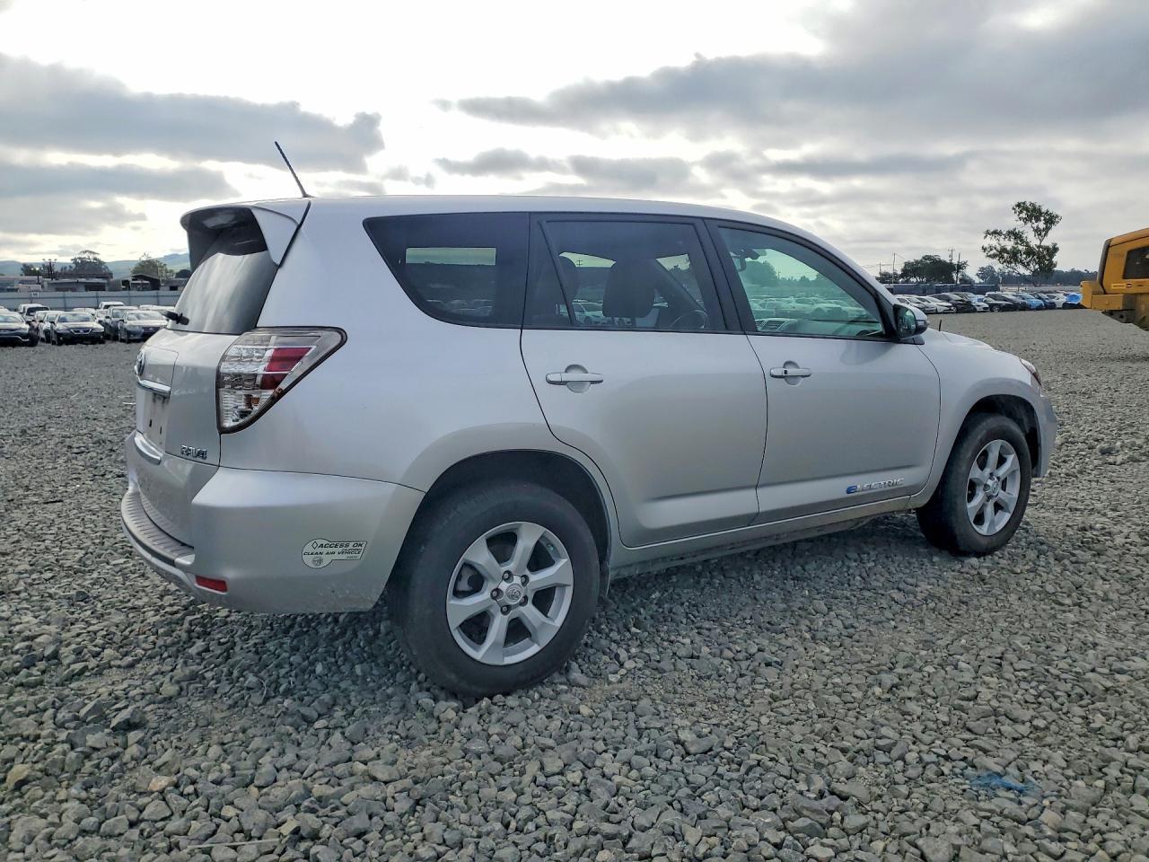 2014 TOYOTA RAV4