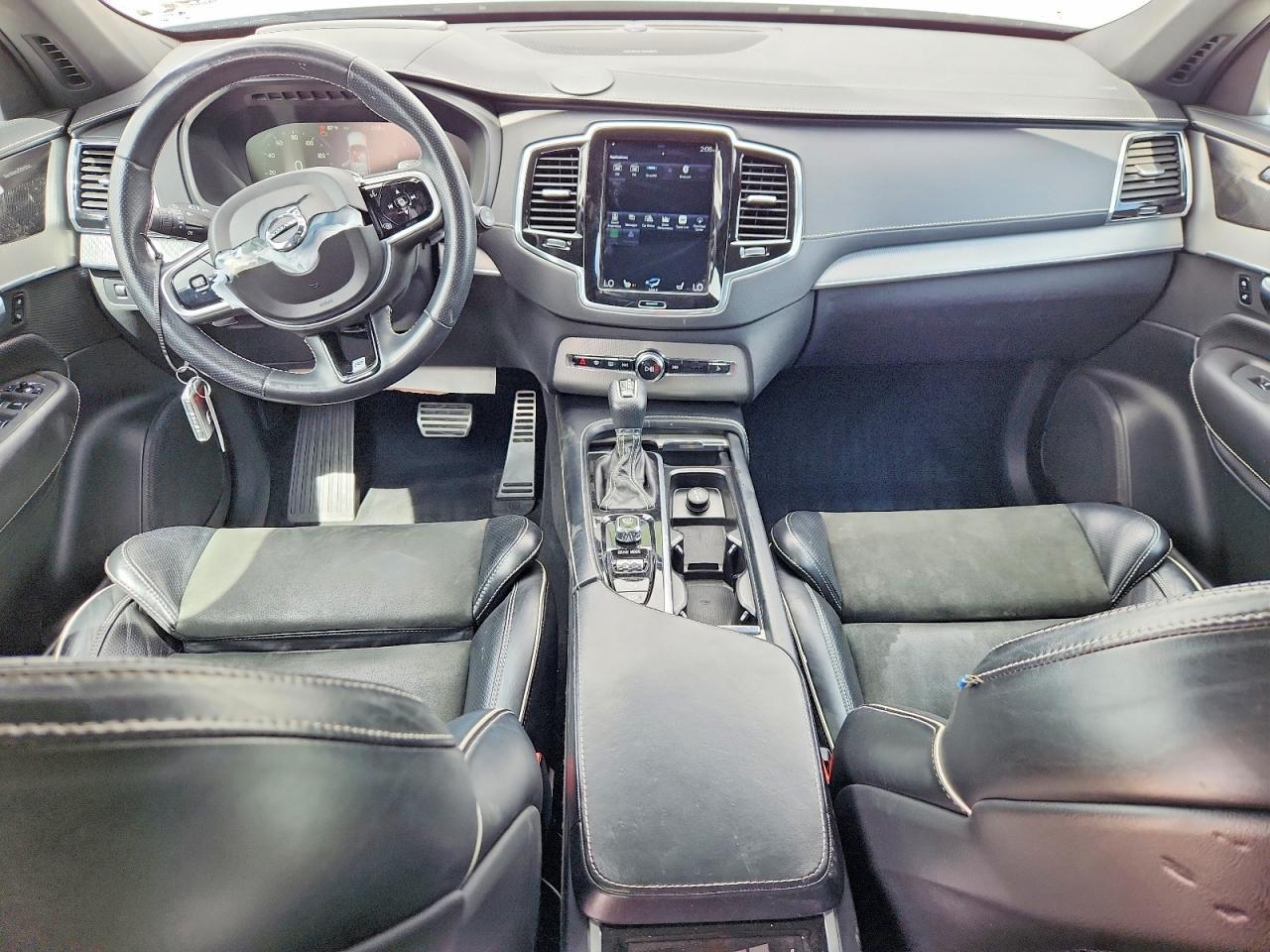 2019 VOLVO XC90
