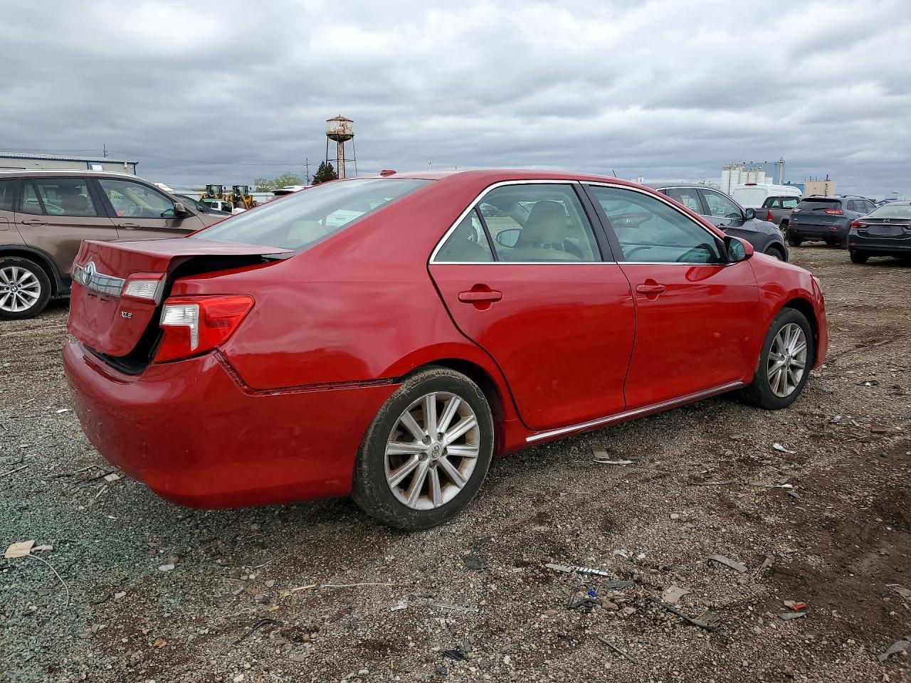 2014 TOYOTA CAMRY