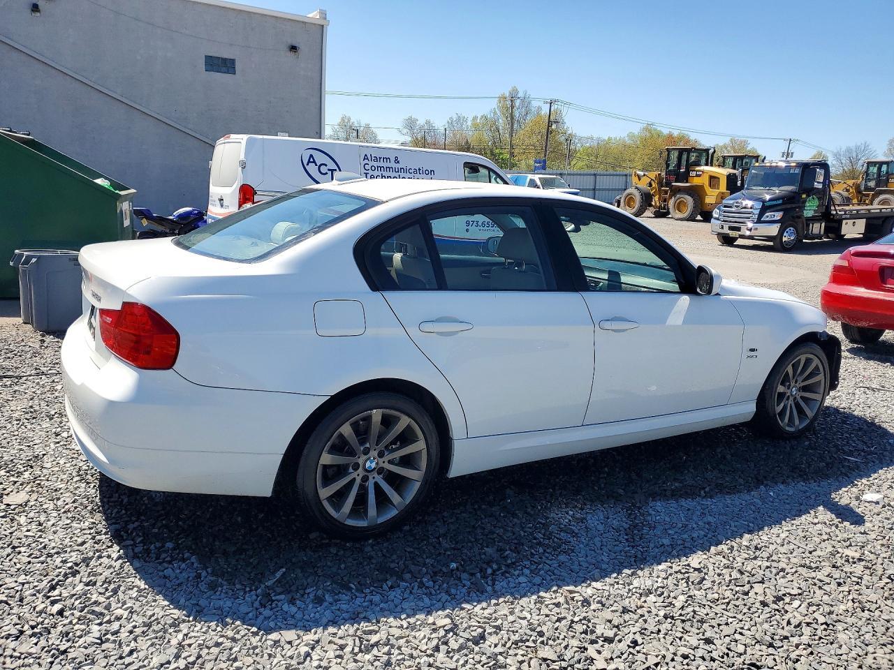 2011 BMW 3 SERIES