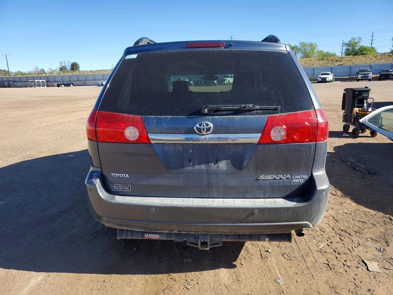 2008 TOYOTA SIENNA