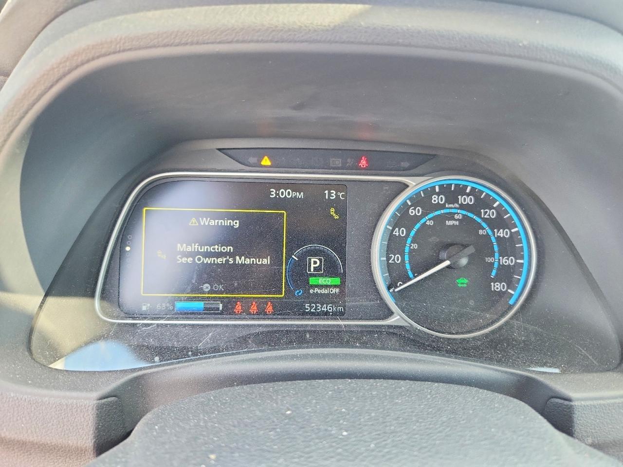 2022 NISSAN LEAF