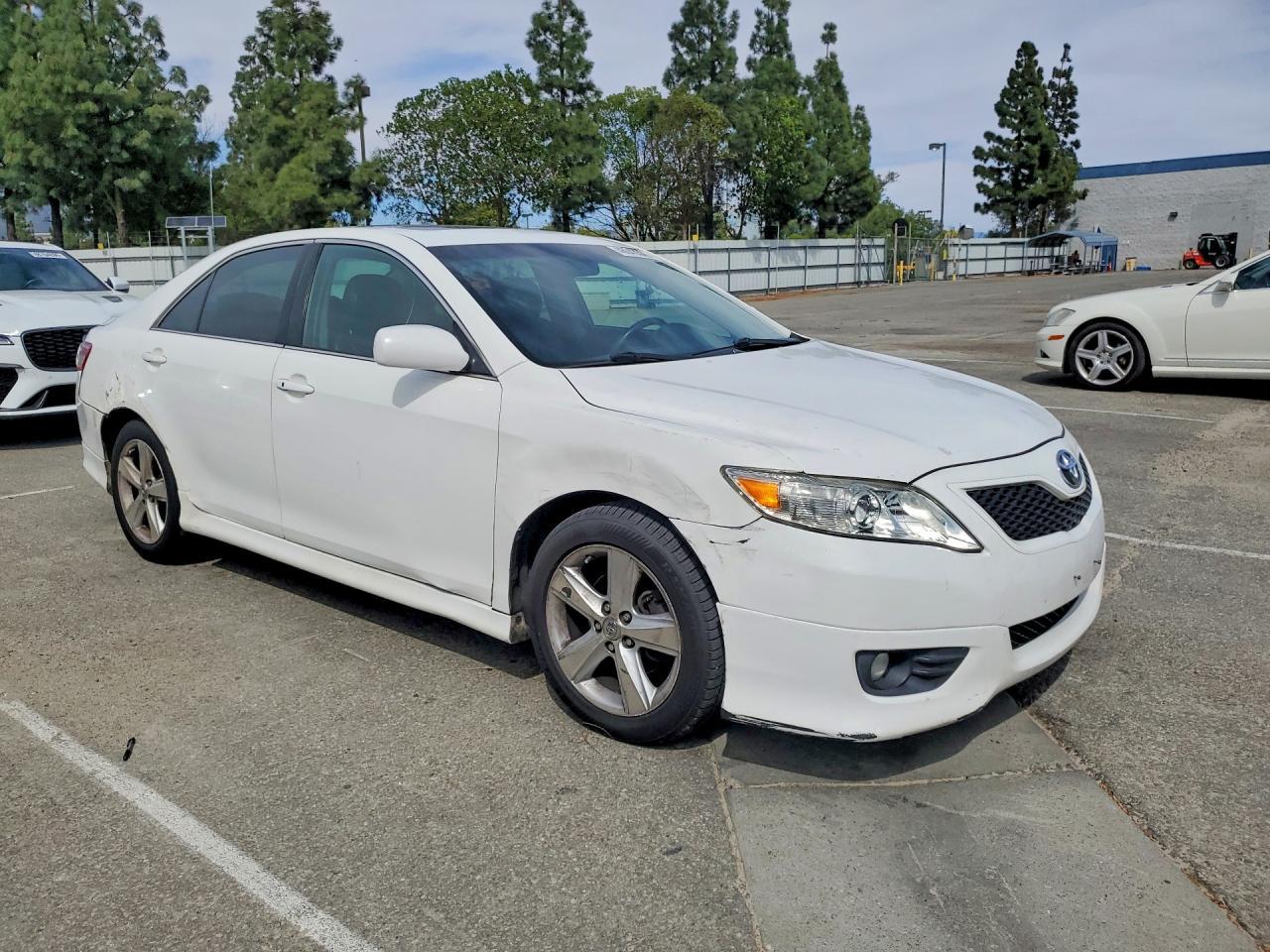 2011 TOYOTA CAMRY