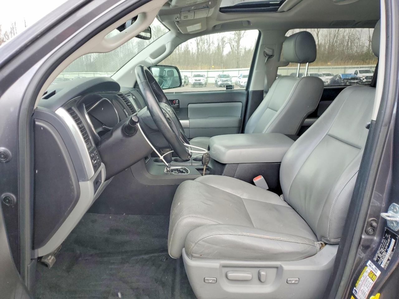 2018 TOYOTA Sequoia