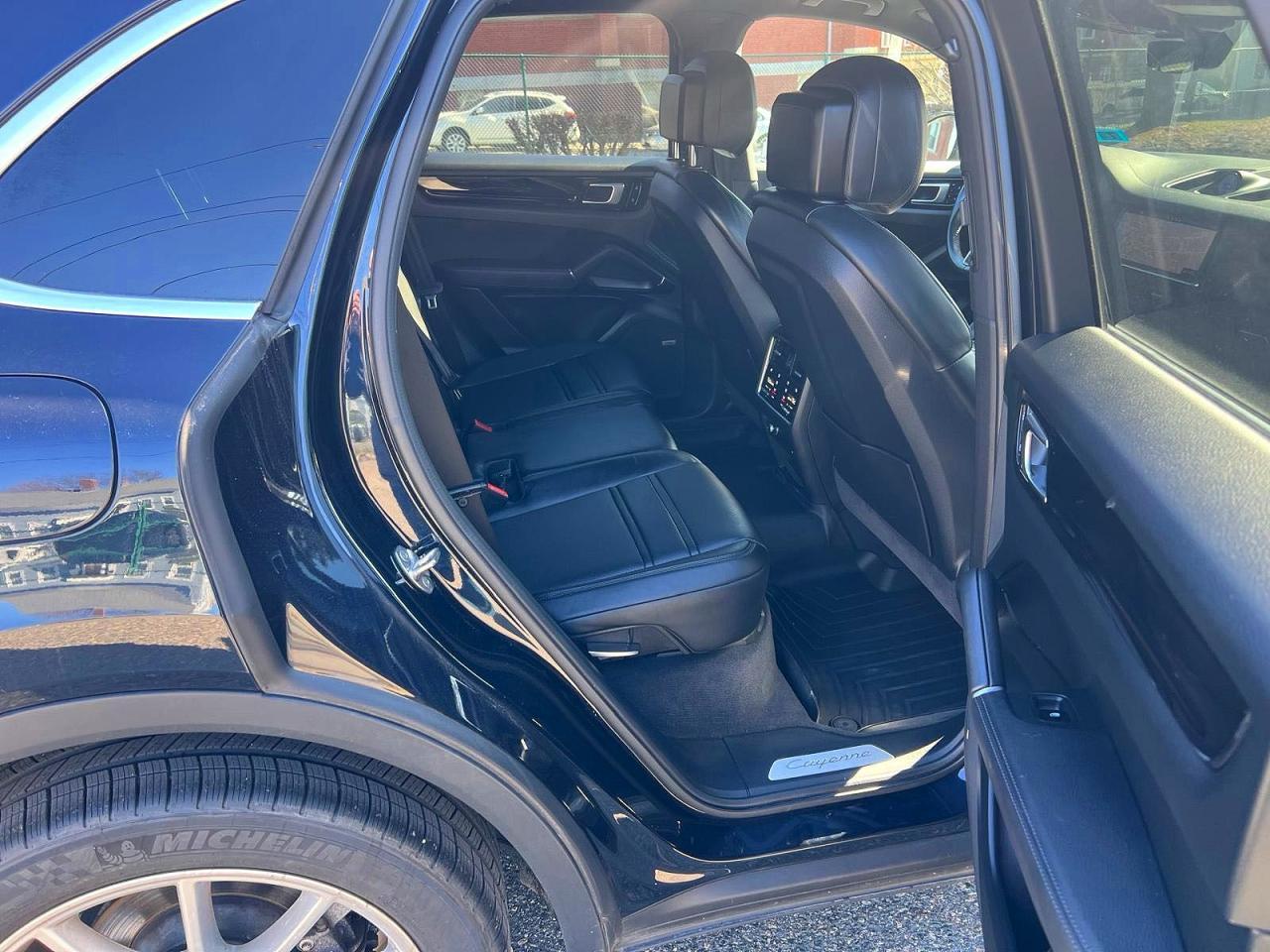 2020 PORSCHE CAYENNE