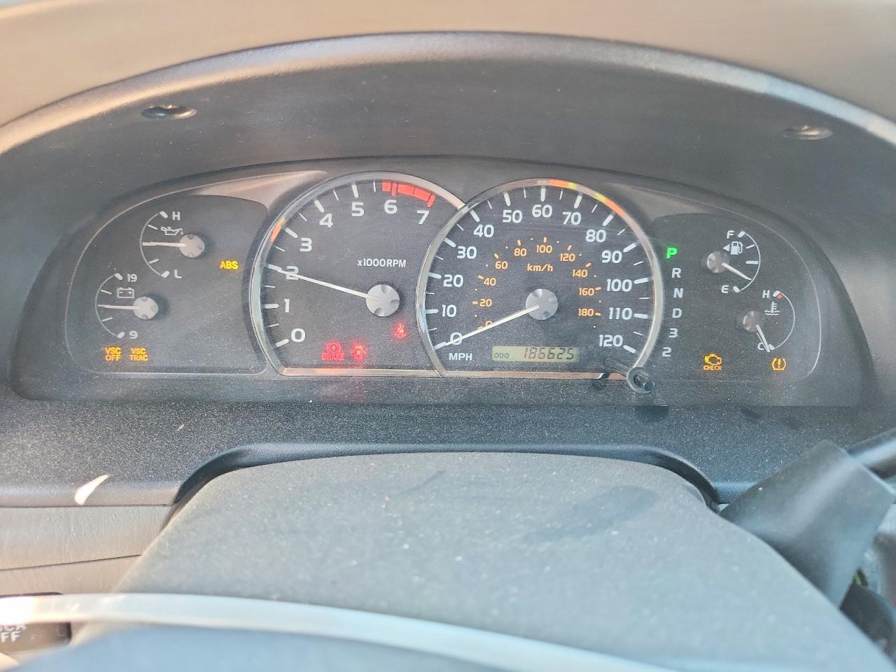 2005 TOYOTA Sequoia