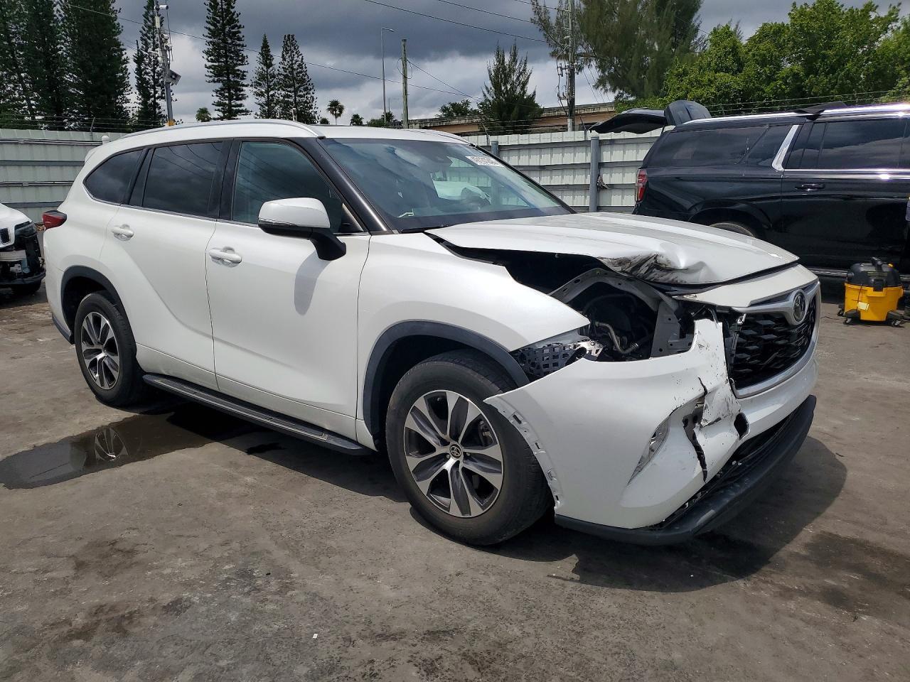 2022 TOYOTA HIGHLANDER