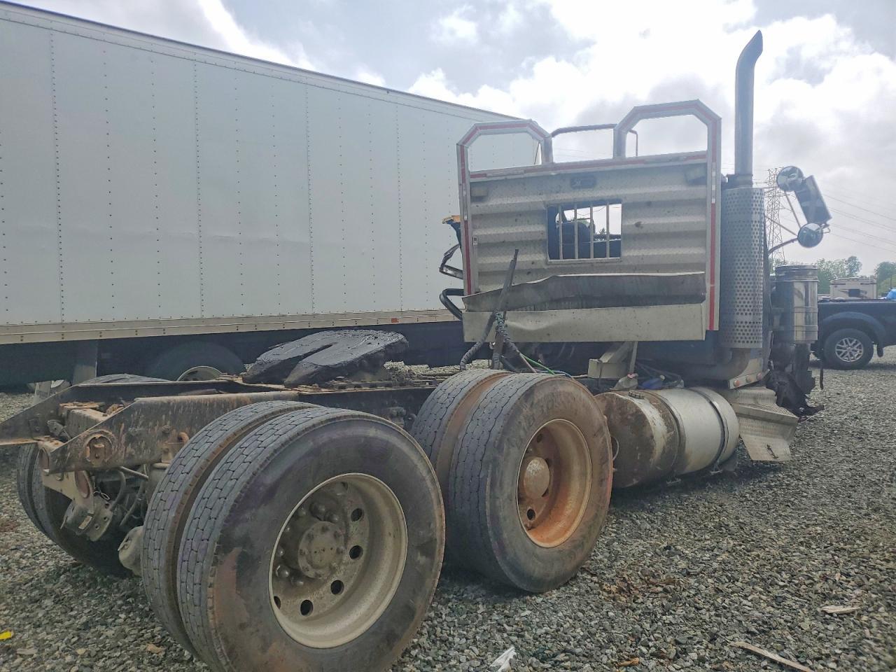 2005 KENWORTH W900