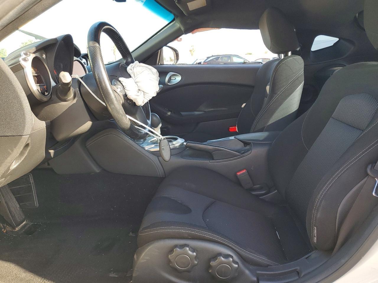 2016 NISSAN 370Z