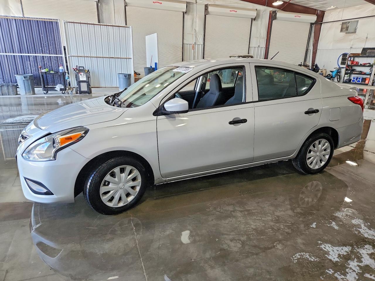 2016 NISSAN VERSA