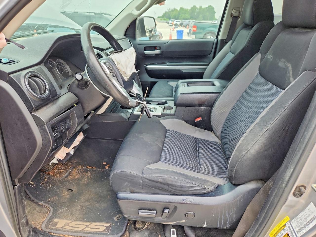2016 TOYOTA TUNDRA