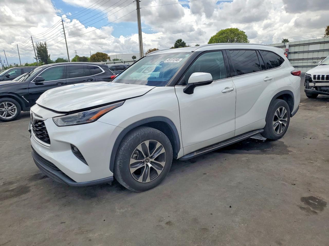 2022 TOYOTA HIGHLANDER