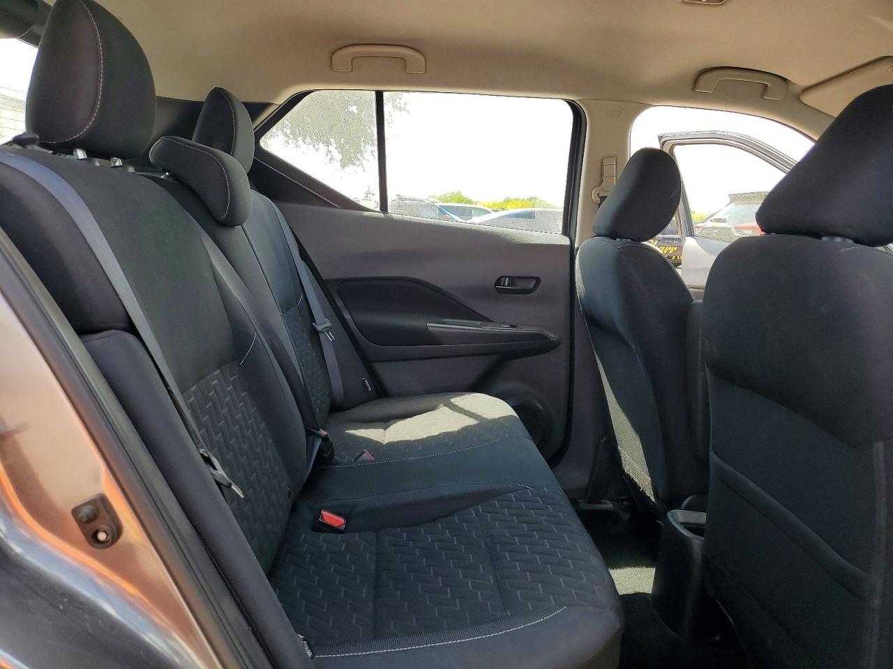 2021 NISSAN KICKS