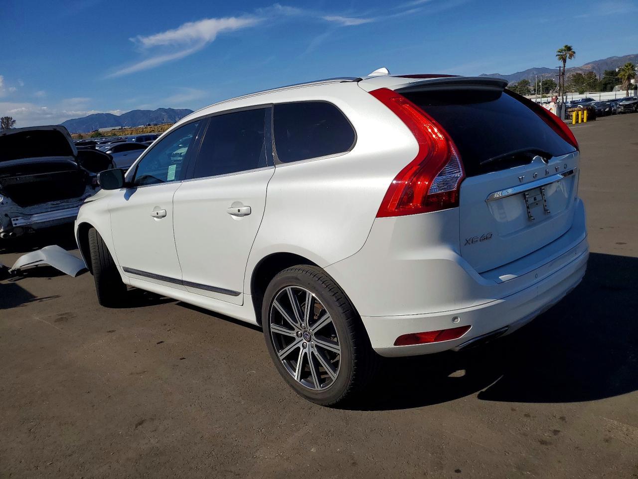 2016 VOLVO XC60