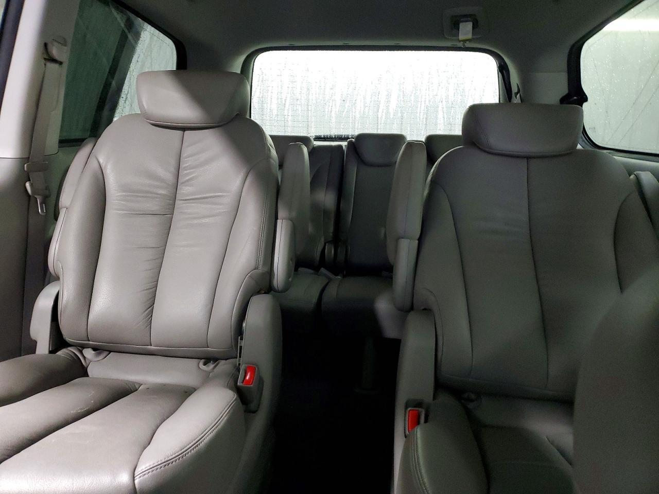 2008 KIA SEDONA