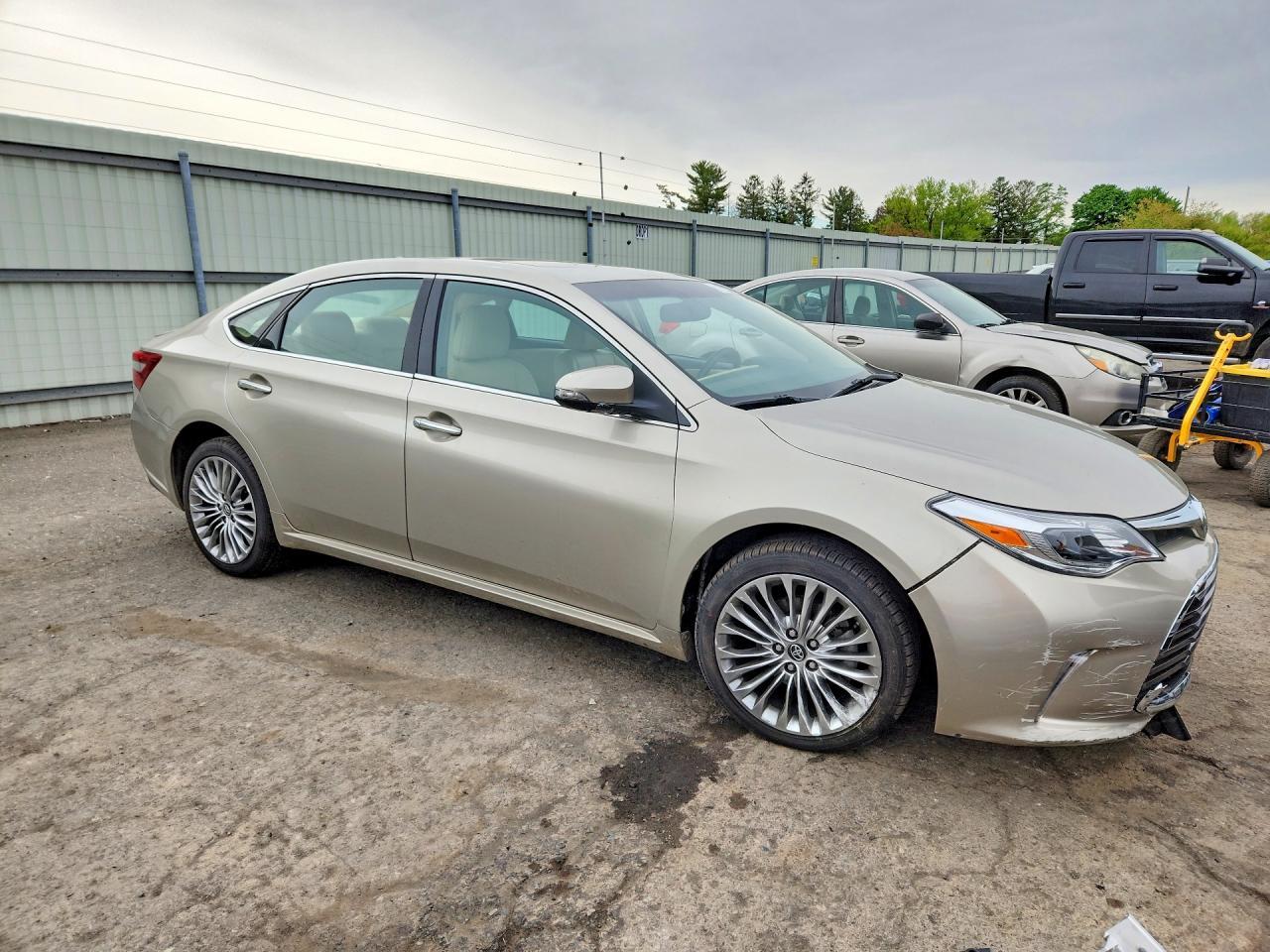 2016 TOYOTA Avalon
