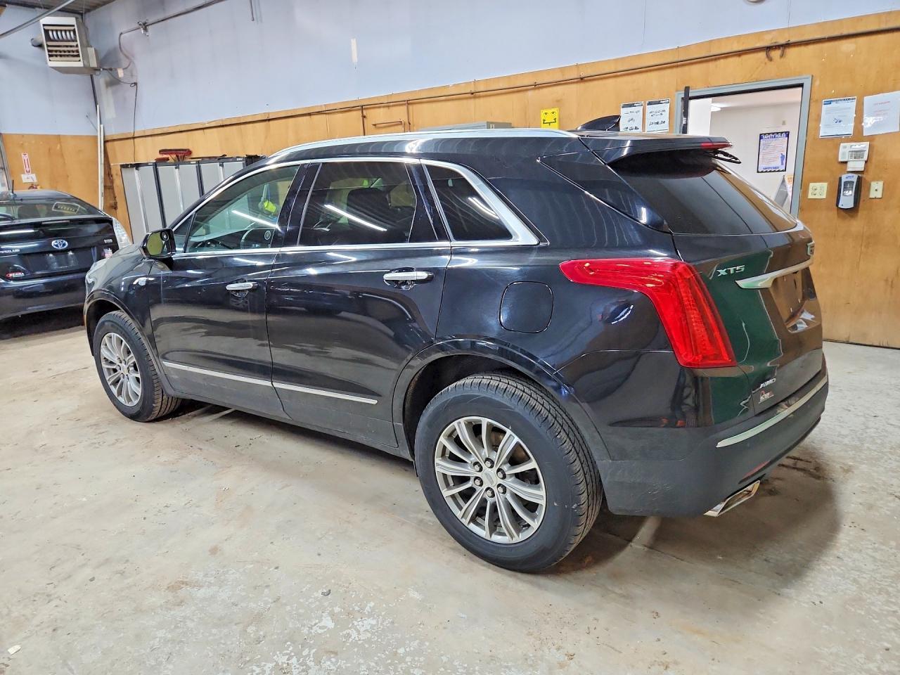 2017 CADILLAC XT5