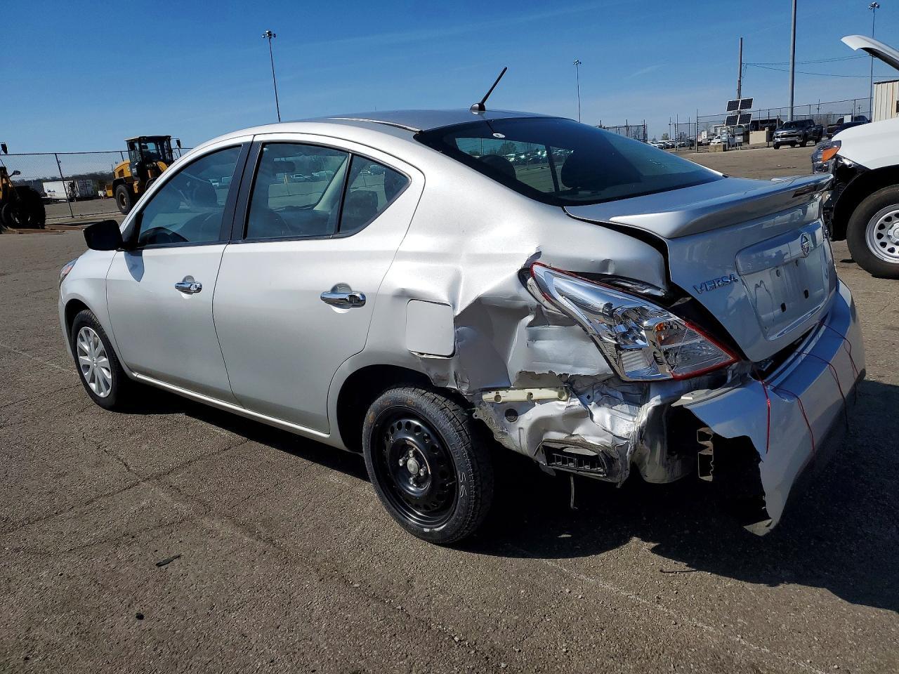 2016 NISSAN VERSA