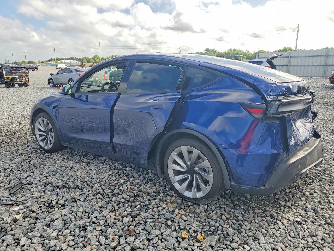 2026 TESLA MODEL Y