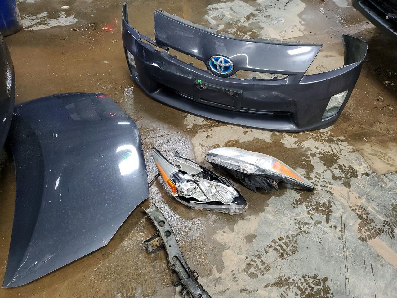 2011 TOYOTA PRIUS