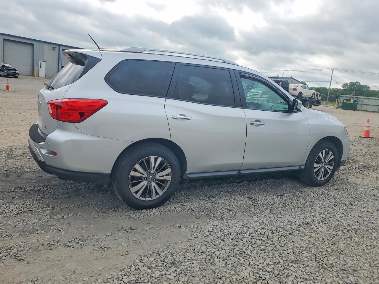 2018 NISSAN PATHFINDER